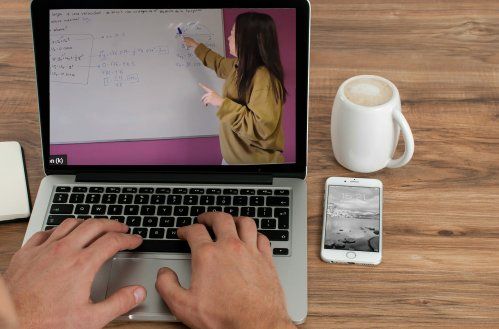 Con nuestra formación a distancia podrás adquirir la preparación necesaria para presentarte a las pruebas libres para obtener el título de graduado en educación secundaria (ESO). 
 
Antes de todo comprueba si posees los requisitos mínimos para poder presentarte. 
Orientaciones prueba libre ESO
 

Podrás gestionar tu tiempo como quieras, con total flexibilidad horaria, estudiando cómodamente desde cualquier lugar. 

 

Al matricularte en el curso online, tendrás acceso a nuestra aula virtual. En ella podrás encontrar el temario, ejercicios, vídeos explicativos, los exámenes de años anteriores y todo aquello que necesitas para superar el examen con éxito.

 

Contamos con materiales propios, explicados de forma clara y sencilla. Los ejercicios tienen soluciones para que tu mismo puedas corregirte. 

 

En todo momento estarás acompañado por un tutor personalizado que te ayudará y te guiará en todo el proceso. Te proporcionará material complementario que afianzará tus conocimientos. 

 

Periódicamente nos conectaremos mediante plataformas de videollamada para resolver las dudas puntuales y hacer las explicaciones más claras y sencillas. 

¿Vas a dejar pasar está fantástica oportunidad para conseguir tus sueños?